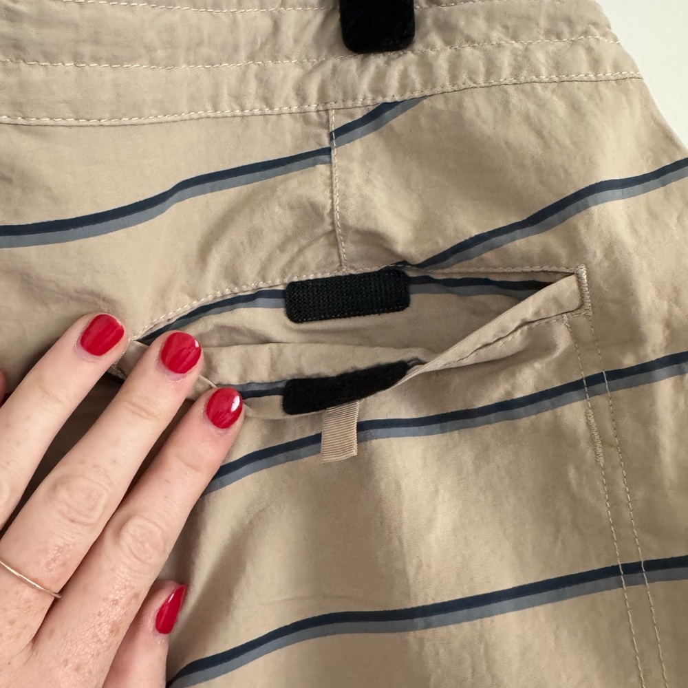 Patagonia Tan and Black Board Shorts Lightweight Swimwear - Picture 5 of 6